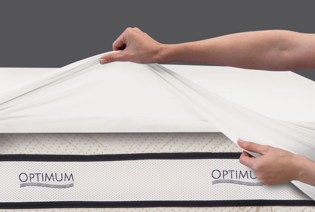 Breathable and waterproof bedsheet
