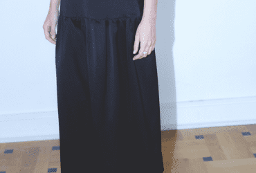 The Nila skirt is a stylish and comfortable skirt made of the highest quality alpaca.