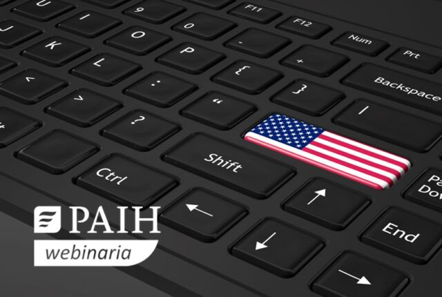 flaga USA na klawiaturze komputera i napis PAIH webinaria