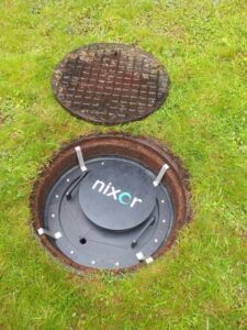 Anti-odor manhole filter neutralizes sewage odors thanks to the carbon, catalytic or bilogical filtration medium