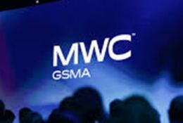 widok na ekran z napisem MWC